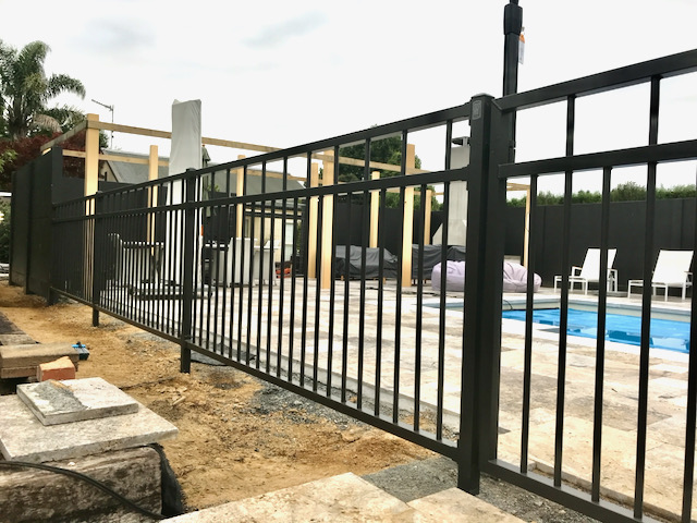 pool fencing metal bars in black