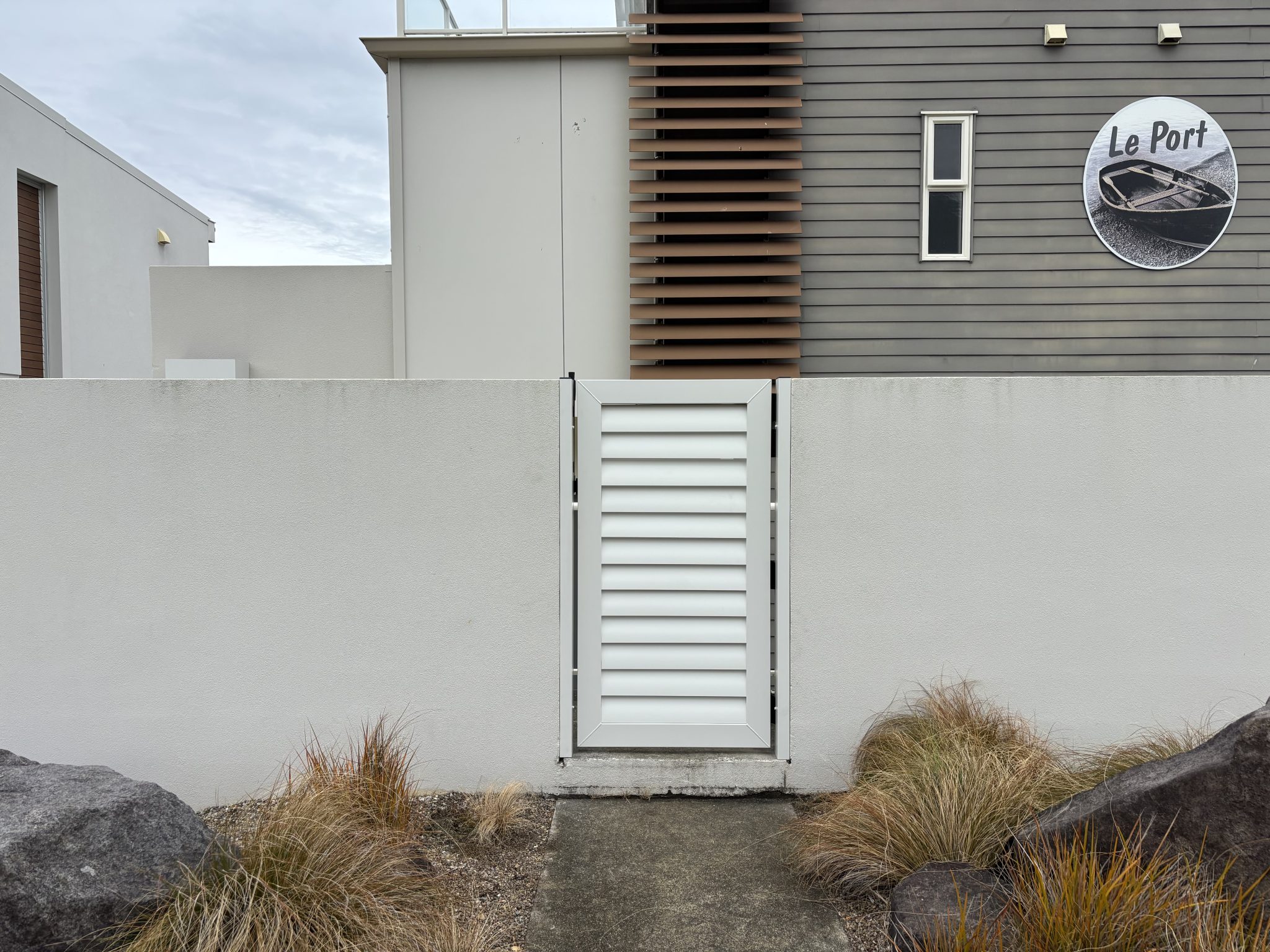 titania horizontal Louvre pedestrian people gate for house and home