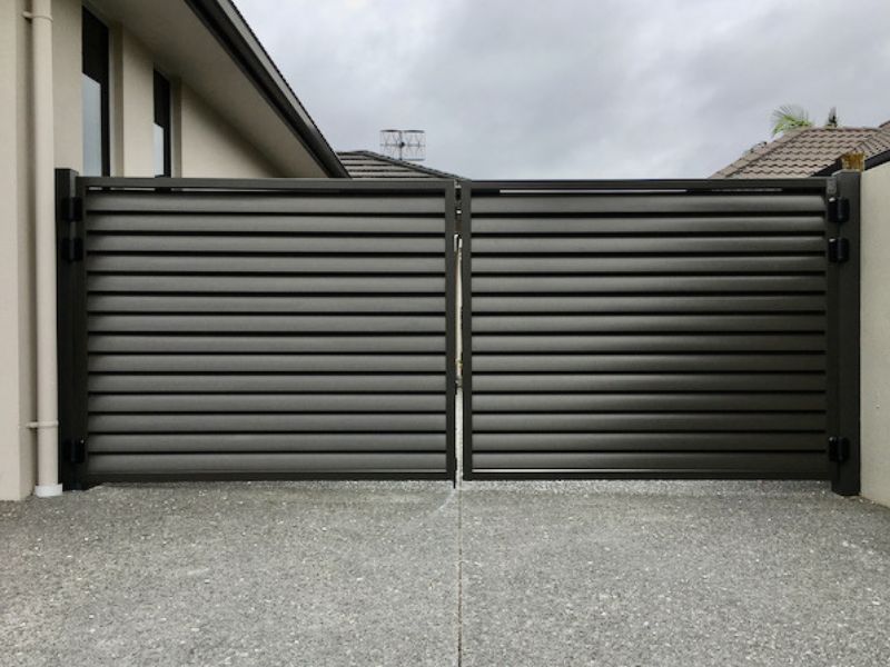 mount-main chrome metal look double swing in rising hinge gates for home and drive way